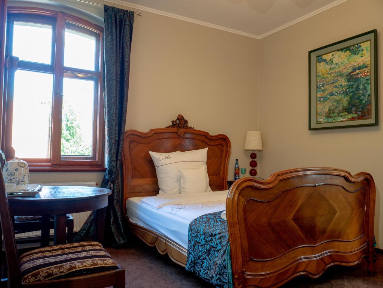 Hotel Leniwka à Świebodzin Extérieur photo